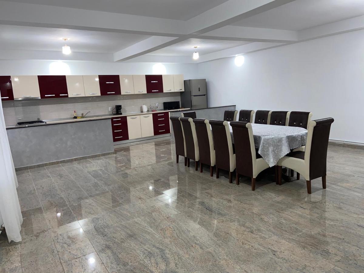 Pensiunea Casa Deny Novaci-Străini Zewnętrze zdjęcie