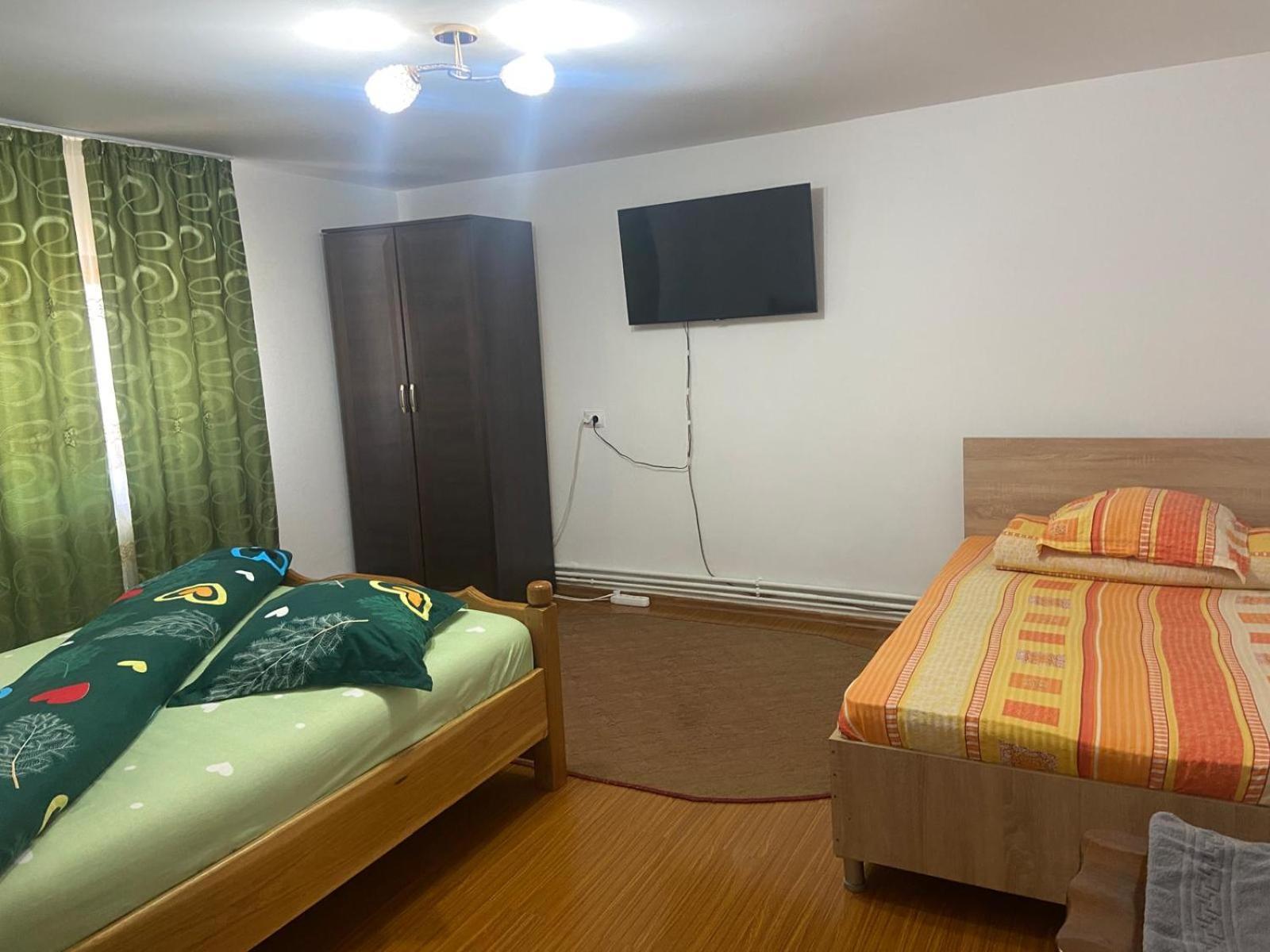Pensiunea Casa Deny Novaci-Străini Zewnętrze zdjęcie