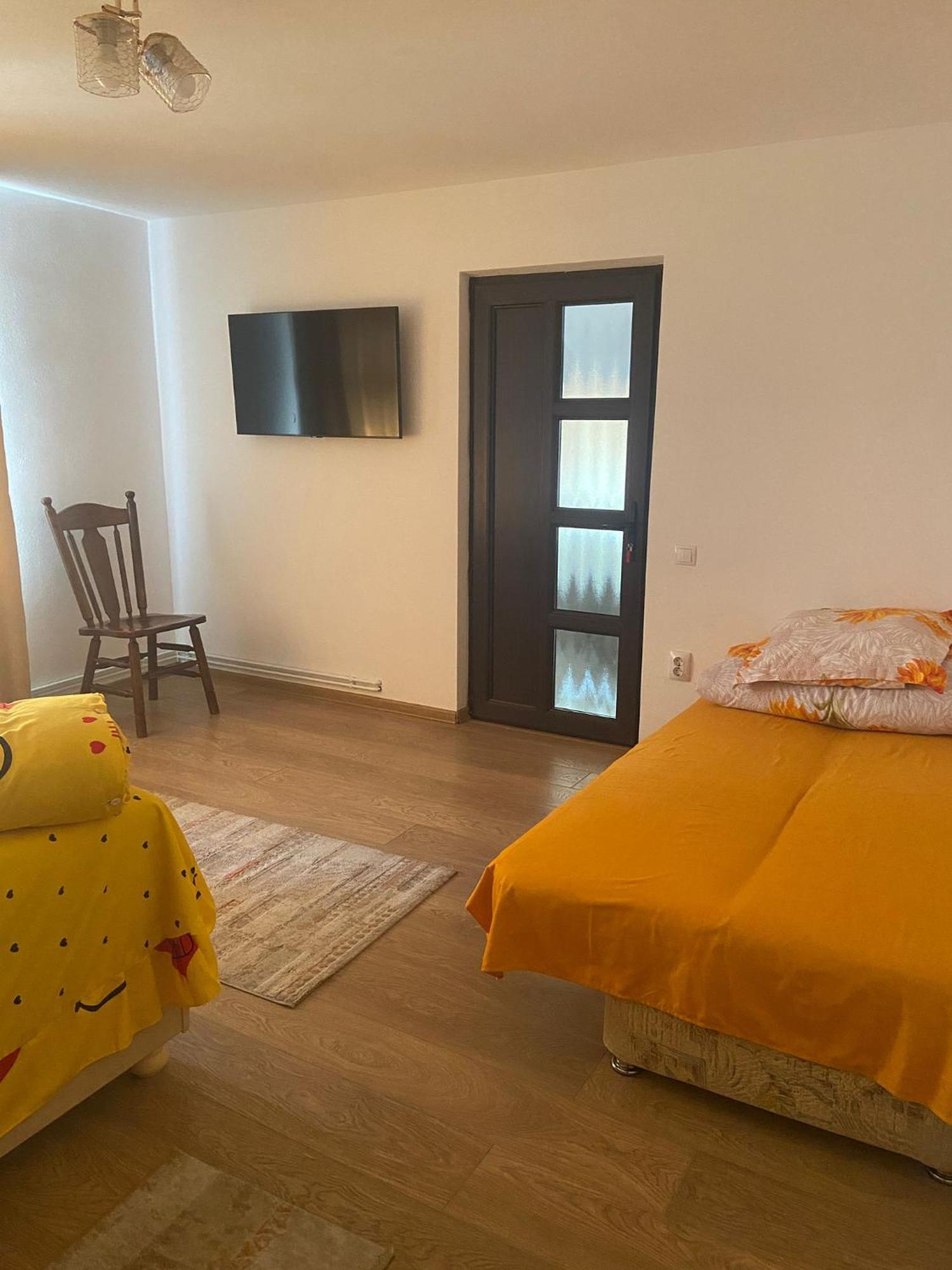 Pensiunea Casa Deny Novaci-Străini Zewnętrze zdjęcie