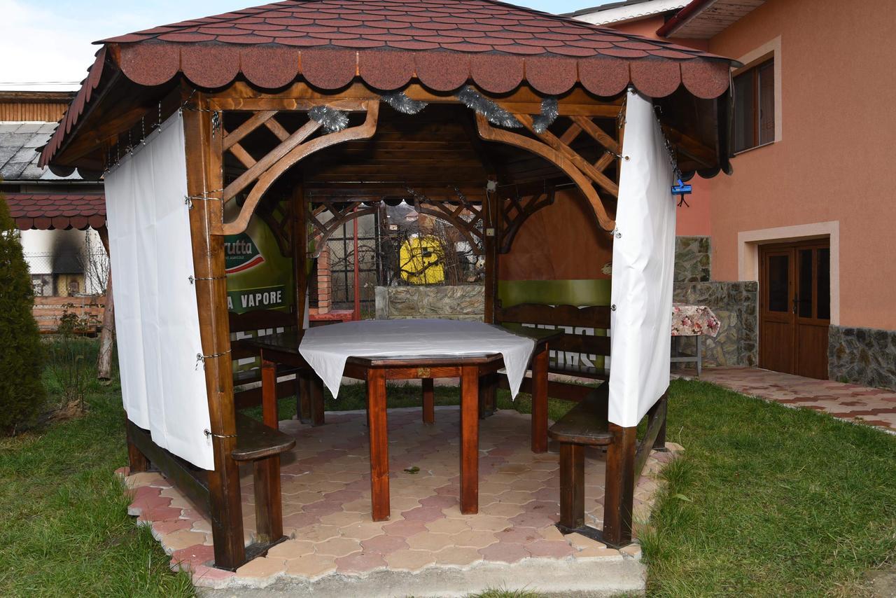 Pensiunea Casa Deny Novaci-Străini Zewnętrze zdjęcie